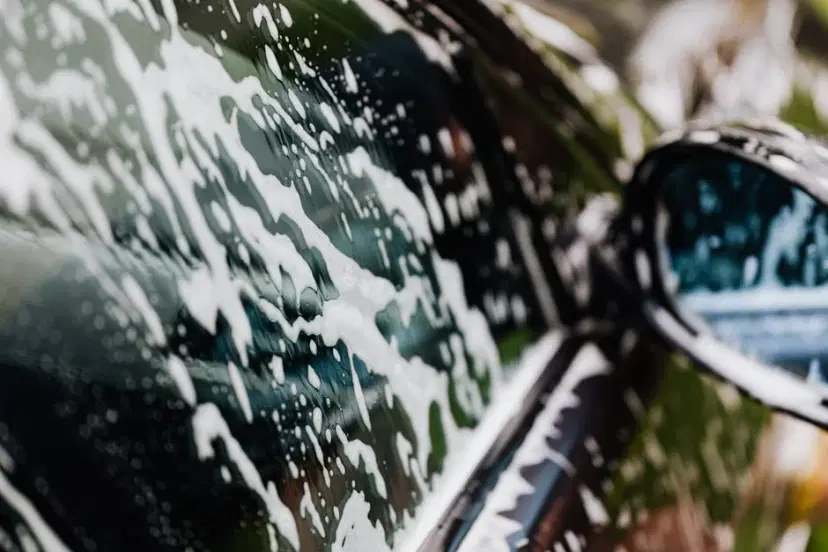 High-quality stock photograph by Karola G perfect for articles about window cleaning, what is window cleaning, how to clean windows, window washing service