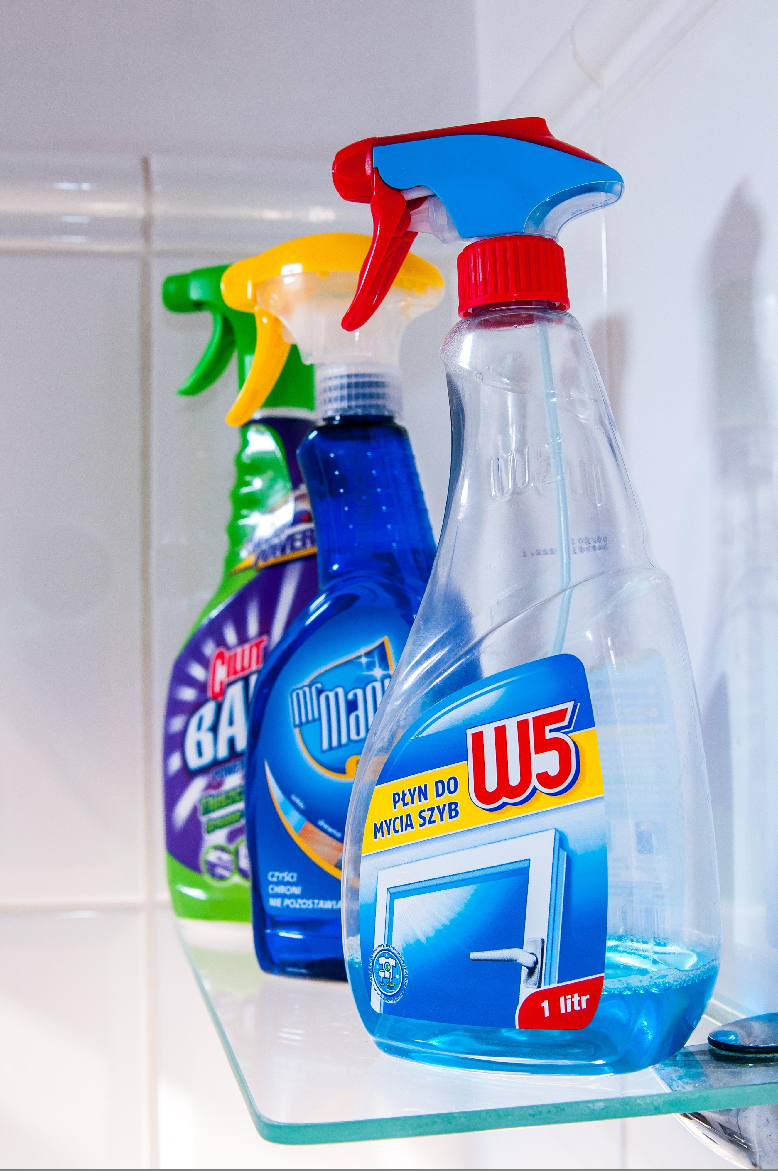 professional cleaning sprays and supplies needed for home cleaning